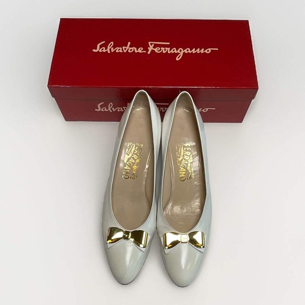 Salvatore Ferragamo Off White Leather Block Heel Pumps Rare Gold Bow Women 10AA